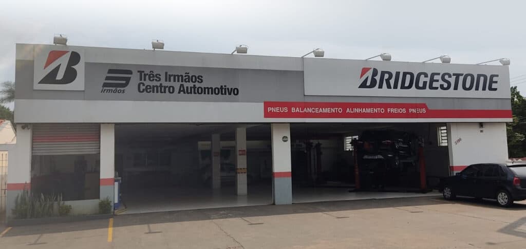 Fachada da Três Irmãos Centro Automotivo em Tatuí